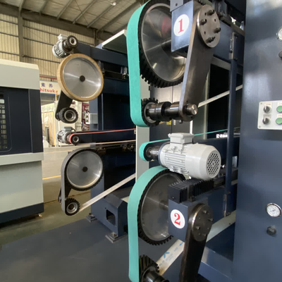 Máquina de lixagem e polimento robótica ABB para peças metálicas