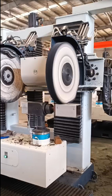 Máquina de polir automática de diâmetro de 400 mm Min. com movimento do eixo W ±720° Potência da máquina 16KW