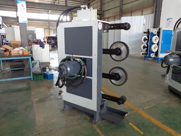 Operação robótico automática da máquina de polonês da superfície de metal para sondar os encaixes