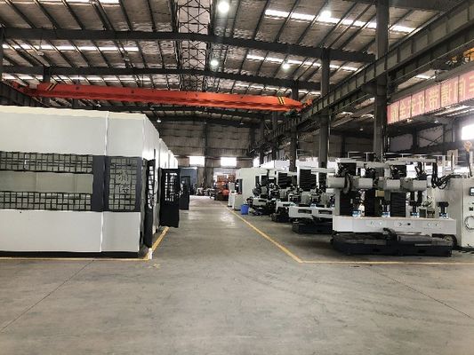 A máquina giratória a mais nova 20m/min do CNC 380V para o corpo de lustro do torneira