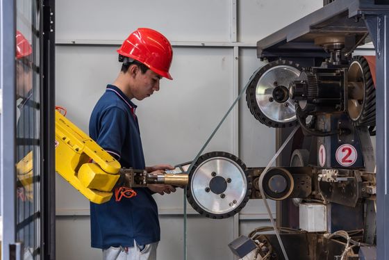Torneira completo que faz a máquina e o serviço que inclui o coordenador Training